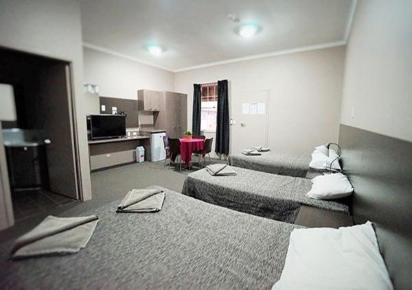 Bluestone Motor Inn Теннант-Крик Экстерьер фото