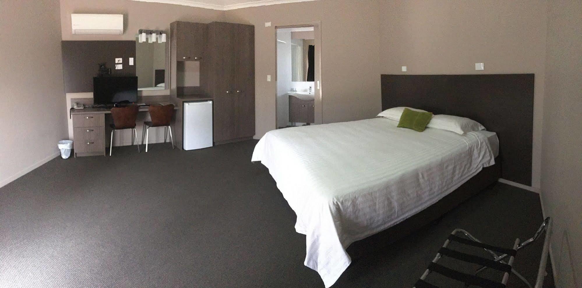 Bluestone Motor Inn Теннант-Крик Экстерьер фото